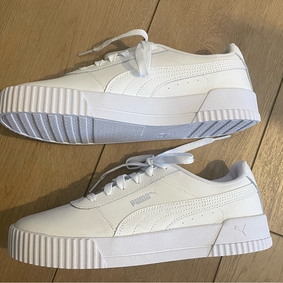 Puma Women’s Carina Leather Sneaker -Size 9 - Picture 4 of 8